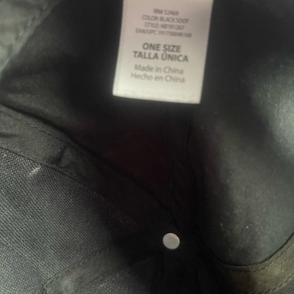 Black cap for women, reversible sequin heart. velcro closure. One size. - Picture 2 of 5